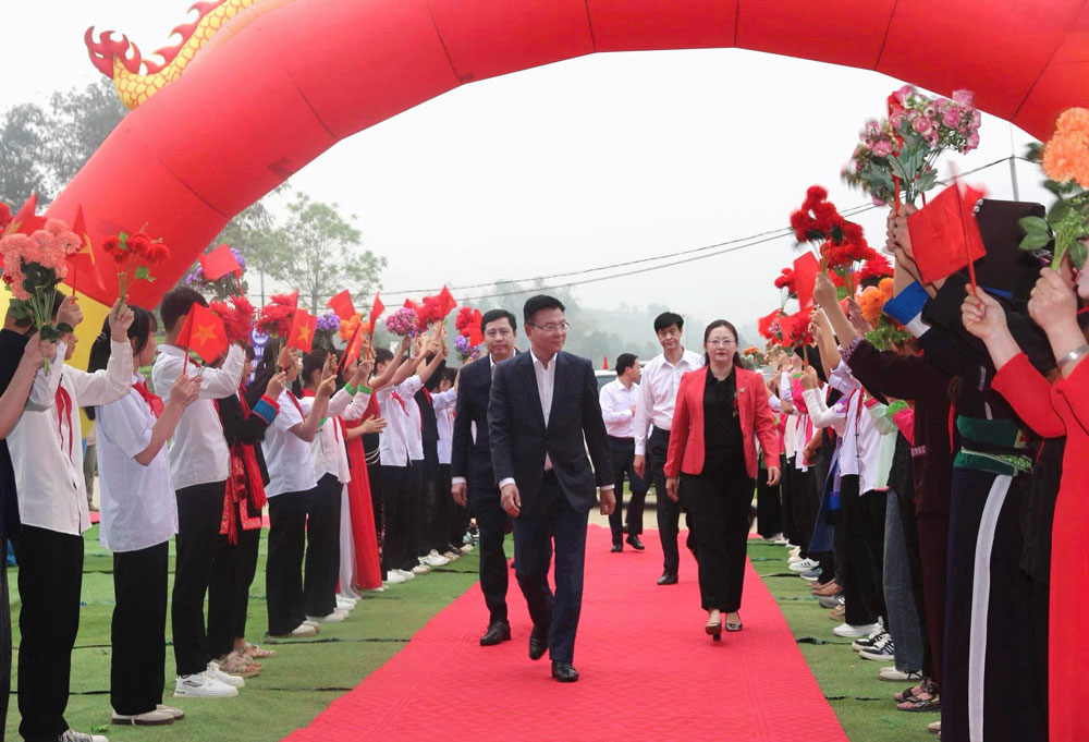 Phó Thủ tướng Lê Thành Long dự khởi công, động thổ Trường phổ thông nội trú Tiểu học và Trung học cơ sở Bản Lầu, tỉnh Lào Cai