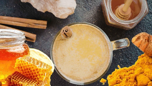 La miel y el almidón de cúrcuma cuando se combinan son muy buenos para el sistema digestivo. Foto gráfica: Nguyen Ly