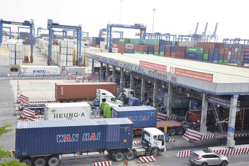 Doanh nghiệp xuất nhập khẩu chịu áp lực lớn khi chi phí logistics tăng. Ảnh: Ngọc Lê