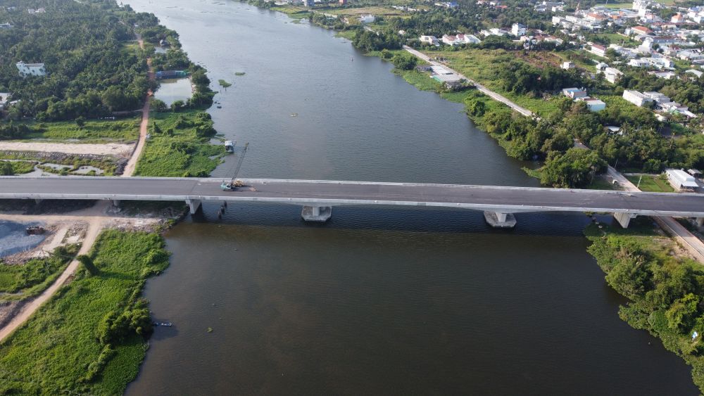 Binh Goi bridge spanning the Saigon River connects Thuan An ward and Binh My commune, Ho Chi Minh City. Photo: Dinh Trong