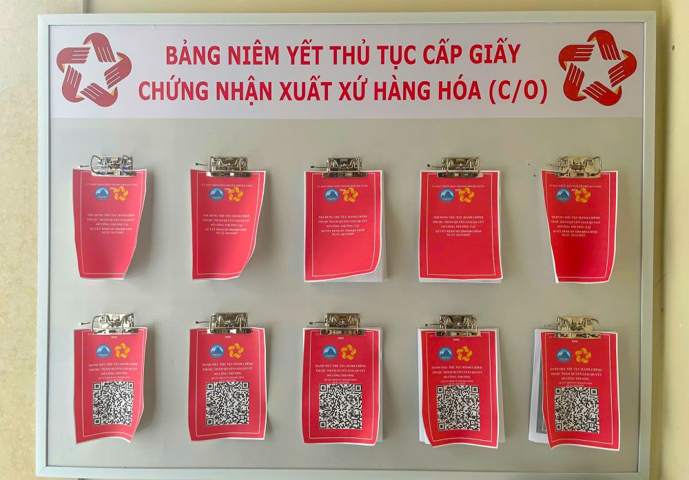 Bảng niêm yết thủ tục cấp giấy chứng nhận xuất xứ hàng hóa (C/O) tại Sở Công Thương. Ảnh: UBND TP Đà Nẵng