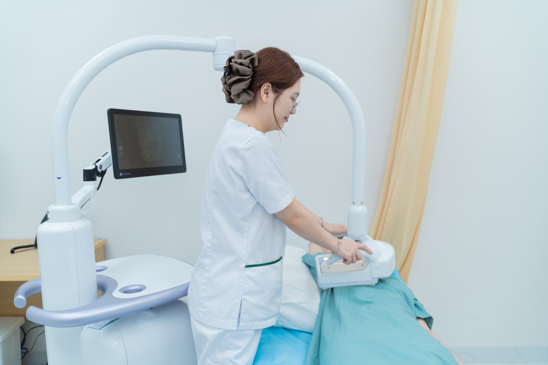 Hệ thống siêu âm 4D thế hệ mới với chức năng siêu âm màu 4D tổng quát và cao cấp, siêu âm chuyên sâu sản phụ khoa, siêu âm tim mạch 4D, siêu âm vú 3D tự động. Các hệ thống này cho phép khảo sát chi tiết cấu trúc và chức năng của cơ quan, hỗ trợ chẩn đoán nhanh, chính xác và không xâm lấn.