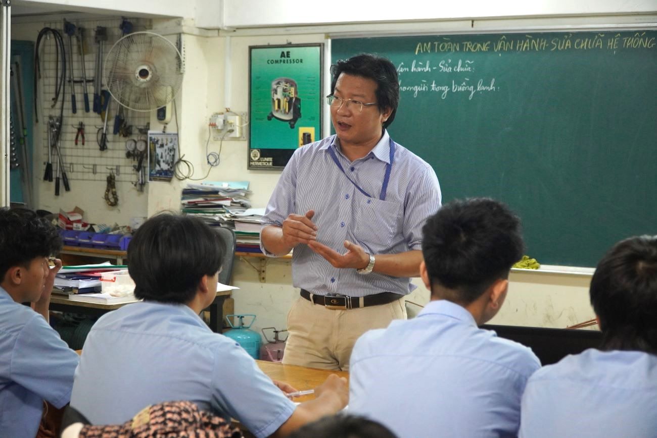 Ho Chi Minh City arranges and merges educational institutions in the direction of streamlining the apparatus and improving training quality. Photo: Chan Phuc