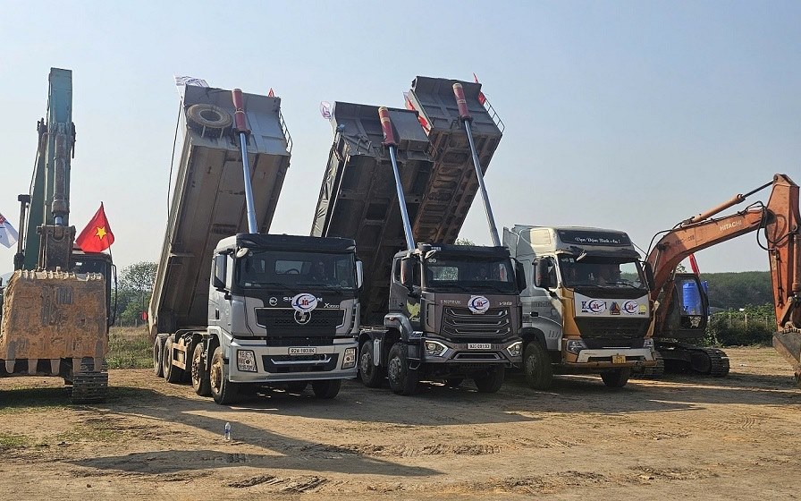 Việc tiếp tục khởi công 5 trường học trong giai đoạn này thể hiện quyết tâm của Trung ương và tỉnh trong công tác chăm lo sự nghiệp giáo dục. Ảnh: Đông Giang