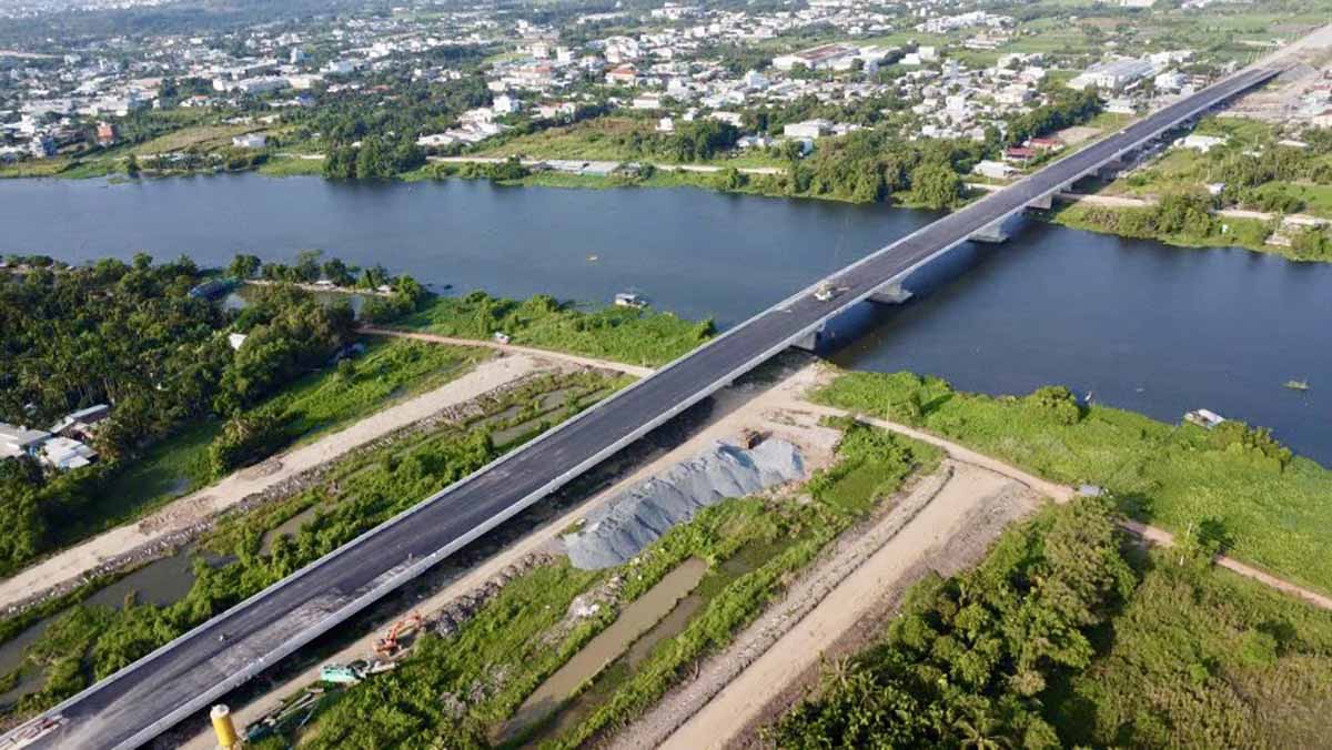 Ho Chi Minh City is about to build a nearly 600 billion VND bridge across the Saigon River. Photo: Dinh Trong