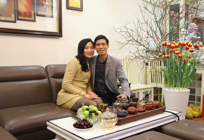 Khoảnh khắc đời thường bình dị của cựu tuyển thủ Phạm Thị Yến và ông xã Đặng Đức Chung. Ảnh: NVCC