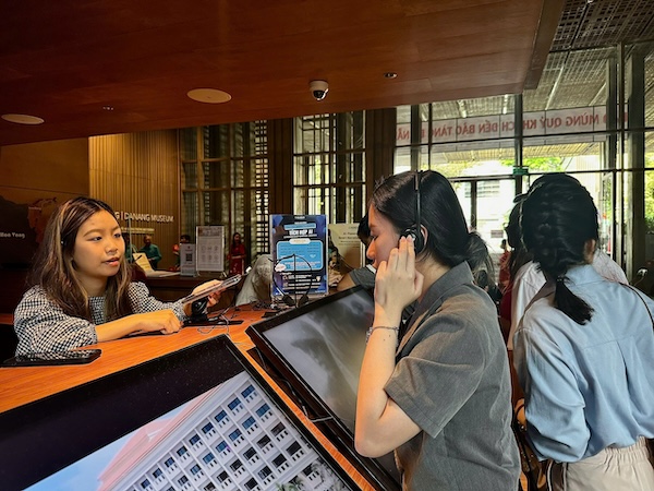 Da Nang is promoting the application of artificial intelligence and virtual reality into museums. Photo: Nguyen Linh