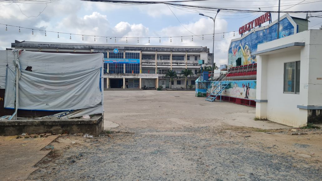 Nhà thếu nhi cơ sở 2, Bạc Liêu nhìn từ đường Trần Huỳnh, phường Bạc Liêu, tỉnh Cà Mau. Ảnh: Nhật Hồ.