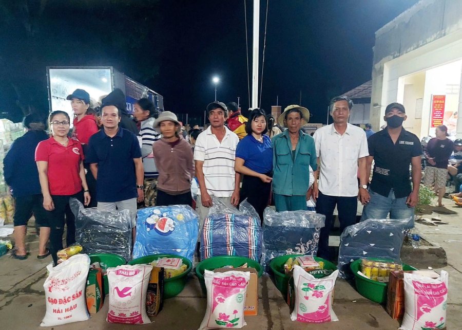 Chị Phùng Thị Phương cùng CLB