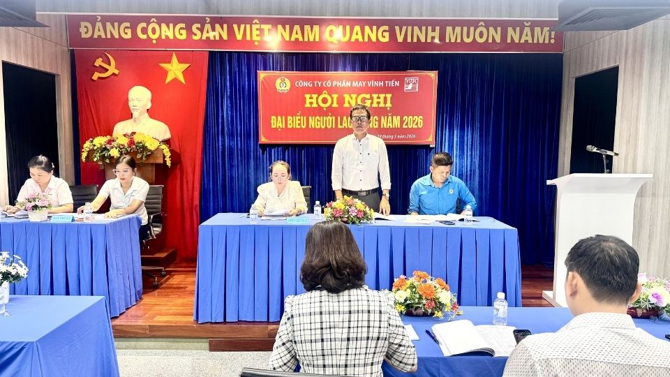 Hội nghị người lao động Công ty cổ phần may Vĩnh Tiến năm 2025, thống nhất nhiều nội dung liên quan quyền lợi, thu nhập và điều kiện làm việc của công nhân. Ảnh: Hoàng Lộc