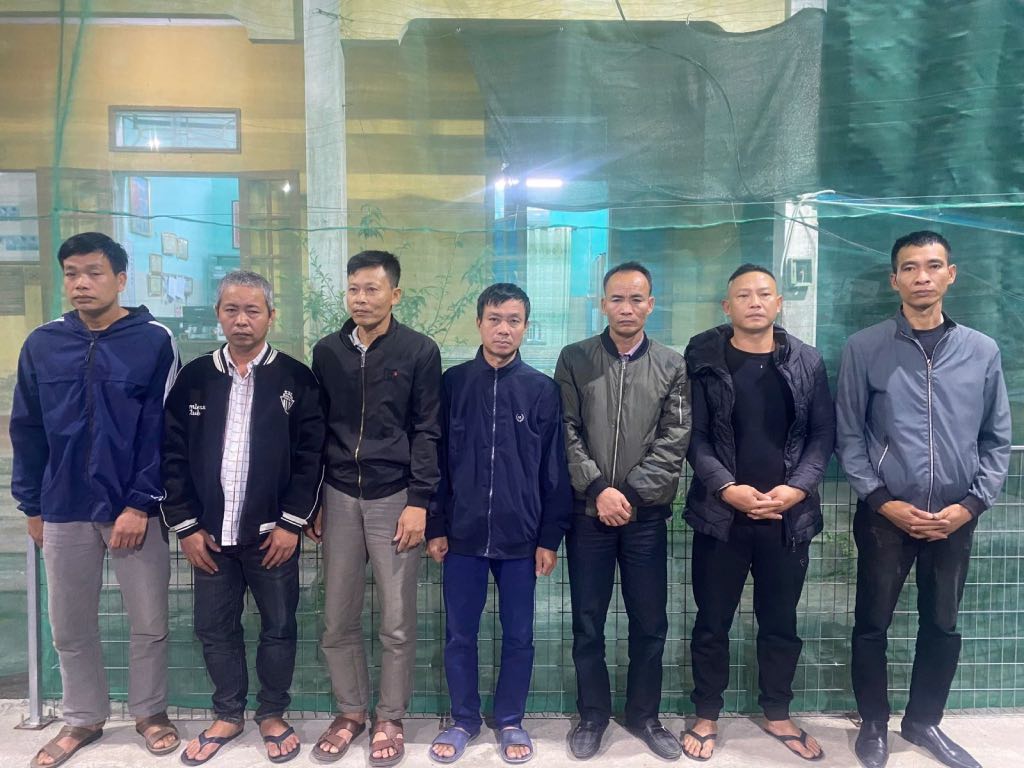 Các đối tượng trước Cơ quan điều tra. Ảnh: Công an tỉnh Hưng Yên 