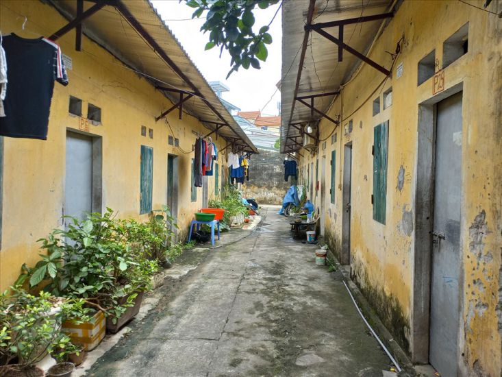 Experts believe that the minimum wage is the wage that ensures the minimum living standard of workers. Photo: Luong Hanh