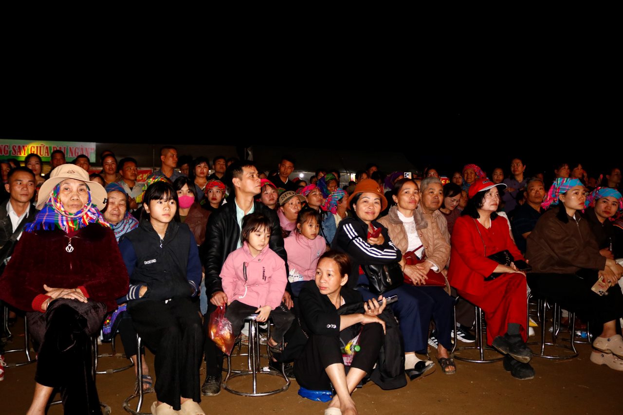 Lễ cúng rừng hàng năm đã trở thành điểm đến thu hút đông đảo du khách gần xa những năm gần đây. Ảnh: Văn Đức