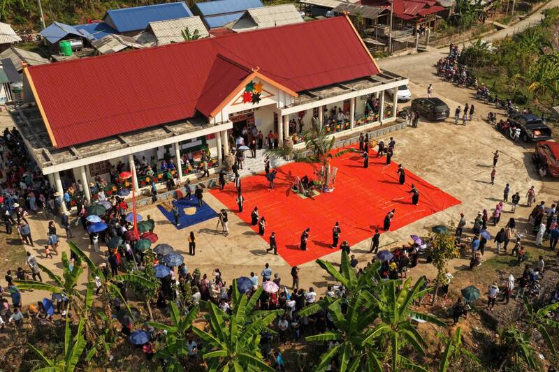 Các hoạt động văn hóa ven sông tăng cường đoàn kết cộng đồng và quảng bá du lịch. Ảnh: Trung Hải