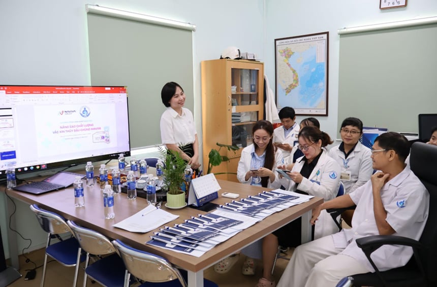 Sinh hoạt khoa học về về phòng ngừa bệnh thủy đậu  tại Bệnh viện Nhi Đồng 1 Ảnh: Naviva Group