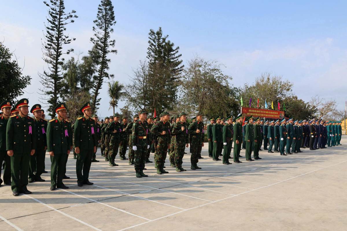 Scene of the training launching ceremony. Photo: Bach Long Vi Island Defense Battalion
