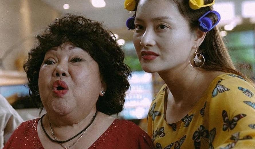 Vai thím Ánh (Lan Phương) là khởi đầu cho hình ảnh những nhân vật nữ trong phim Trấn Thành. Ảnh: Nhà sản xuất