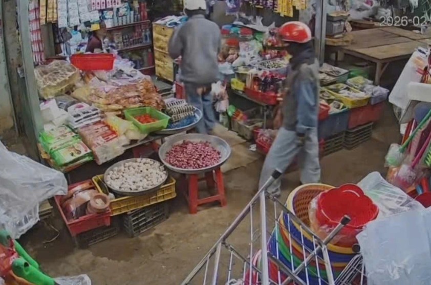 Công an đã vào cuộc xác minh vụ cô gái bán hàng ở Đắk Lắk ngất xỉu sau khi tiếp xúc hai phụ nữ lạ. Ảnh: Người dân cung cấp
