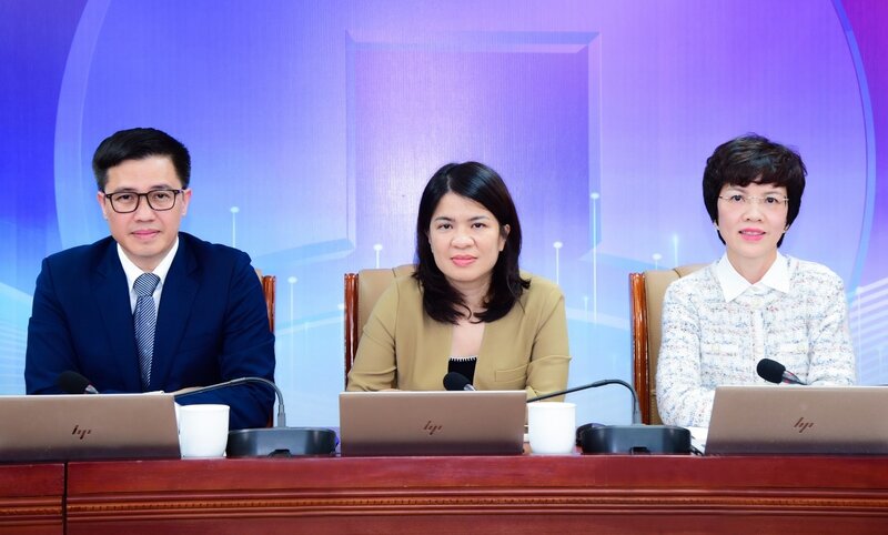 TV.HĐQT Phạm Thị Thanh Hoài chủ trì (ở giữa) Hội nghị cập nhật kết quả kinh doanh quý 4 và năm 2025 của VietinBank. Ảnh: VietinBank