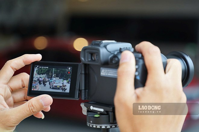 Data collected by individuals from means and technical equipment provided to competent authorities to handle administrative violations in the form of directly going to the headquarters of the agency or unit of the competent authority or the scene of the incident to provide. Photo: The Ky