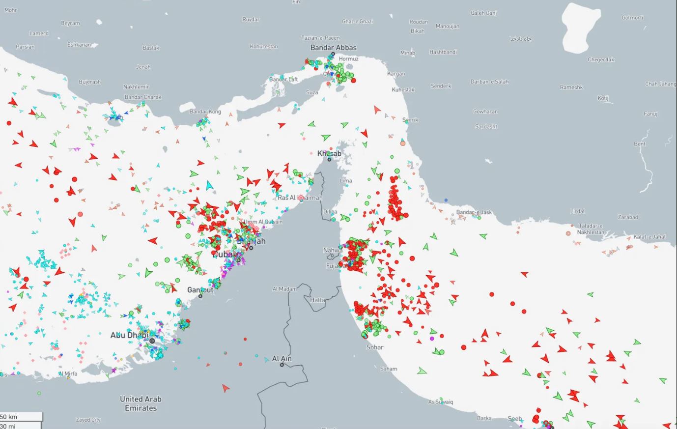 Hoạt động vận tải qua eo biển Hormuz bị gián đoạn. Ảnh: Marine Traffic