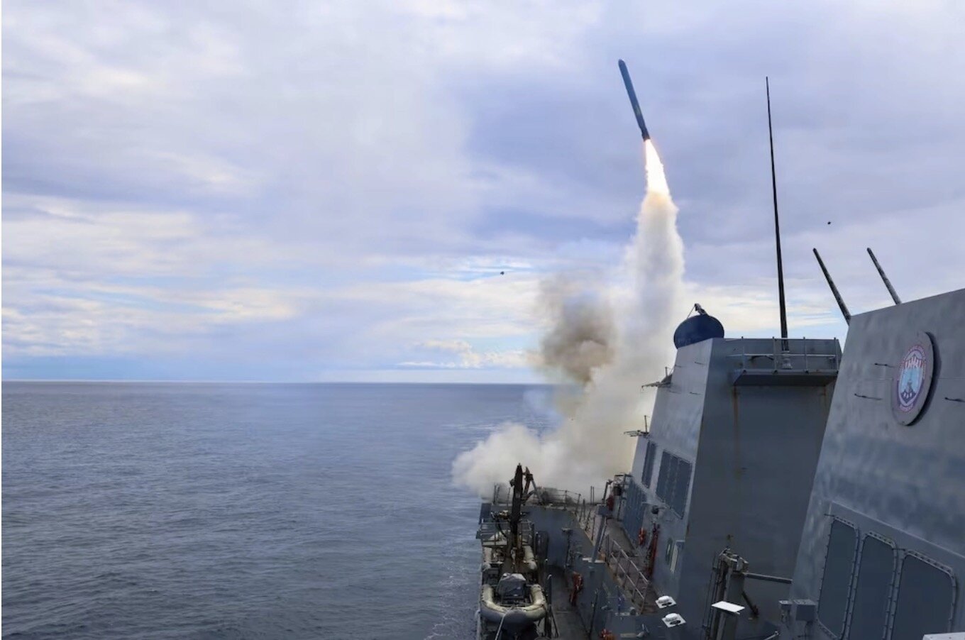 US Arleigh Burke-class destroyer USS Thomas Hudner launches Tomahawk missiles aimed at targets in Iran on March 1. Photo: US Navy