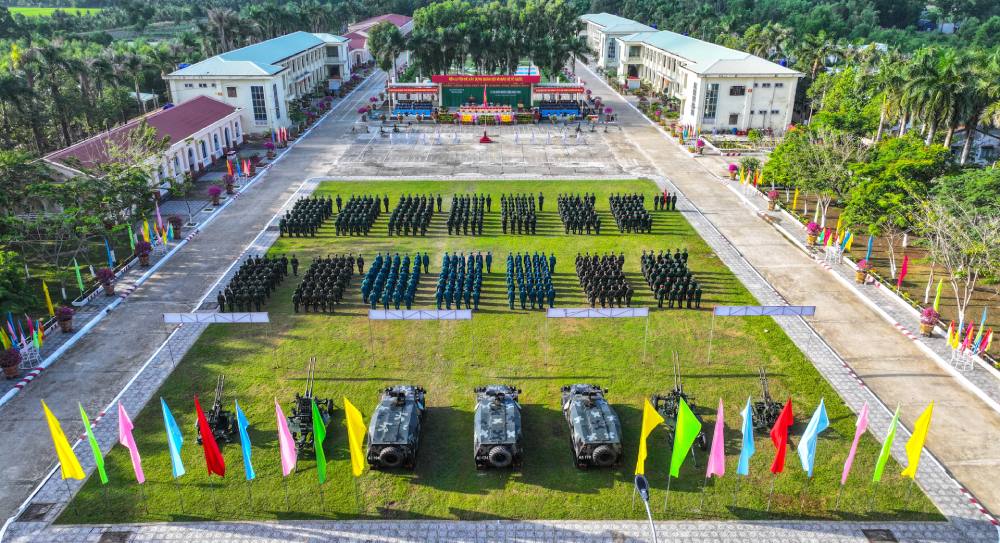 Quang cảnh buổi ra quân huấn luyện. Ảnh: Phương Vũ