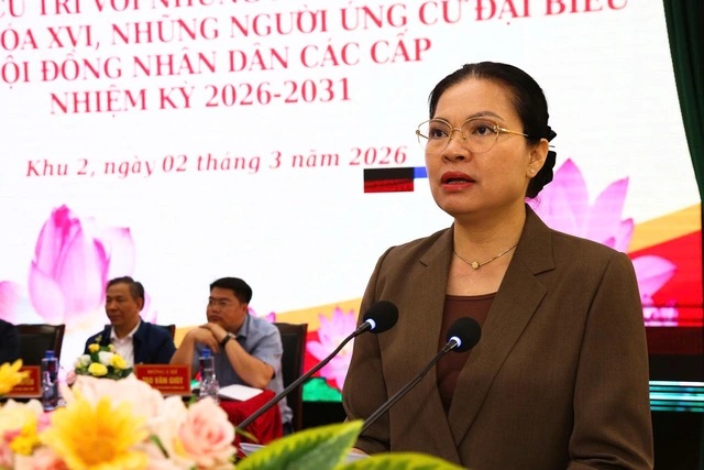 Ms. Ha Thi Nga - Vice President, Secretary General of the Central Committee of the Vietnam Fatherland Front meets with voters in Than Uyen commune (Lai Chau). Photo: Hoang Duc