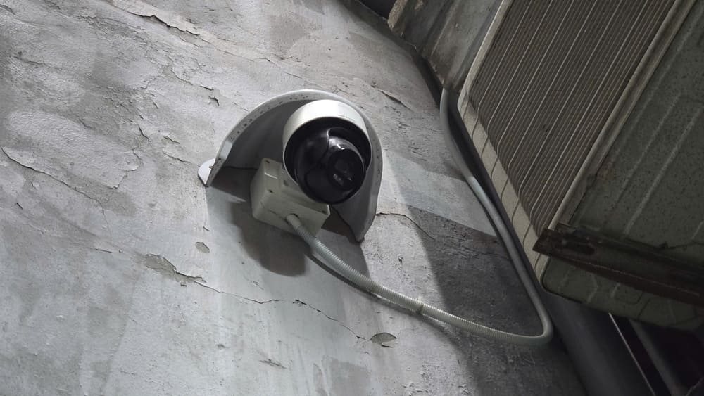 Note that installing outdoor anti-theft cameras should design waterproof canopies to increase product durability. Photo: Tuan Dat