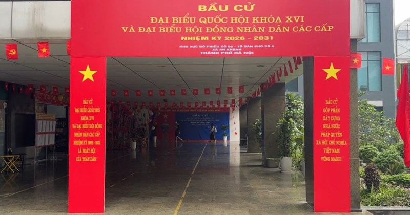 Hà Nội: Chung cư rực rỡ sắc màu trước thềm bầu cử