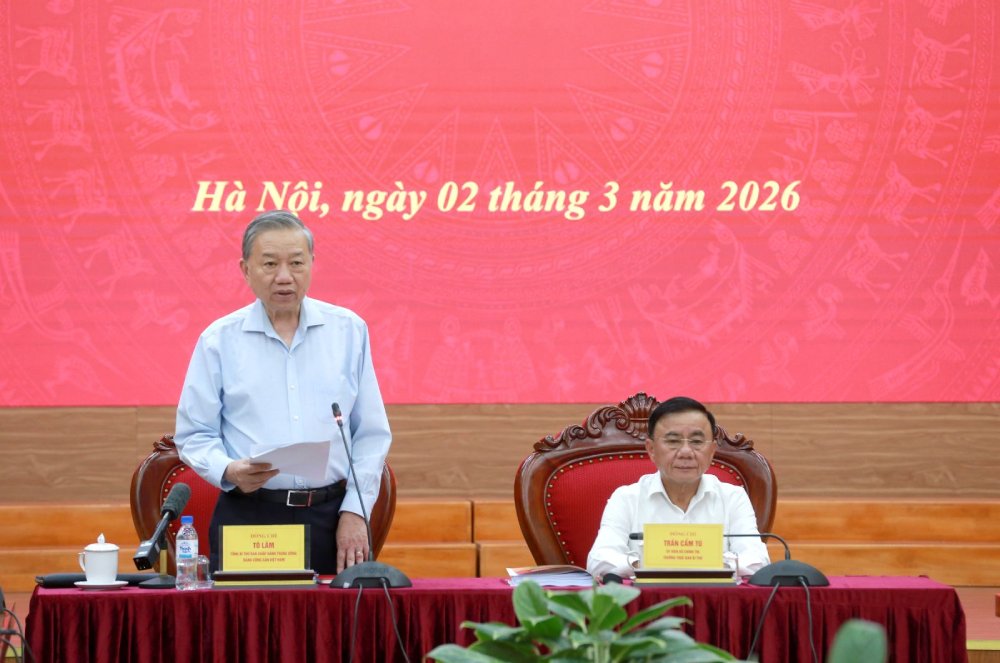 General Secretary To Lam chairs a working session with the Central Policy and Strategy Committee. Photo: Hien Hoa