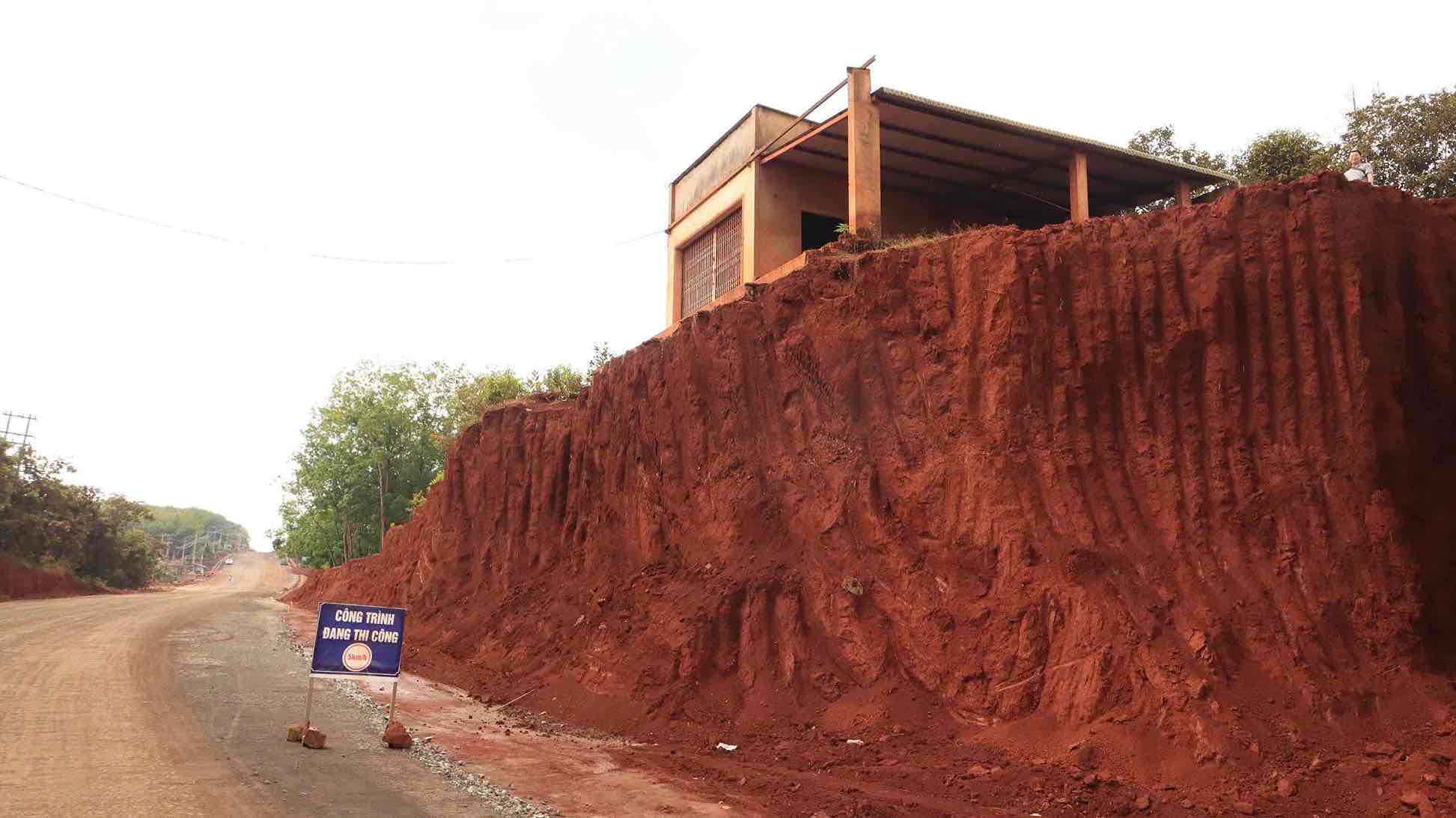 Chairman of Dong Nai Provincial People's Committee directs urgent verification and inspection of information related to the DT. 753 road expansion project. Photo: HAC