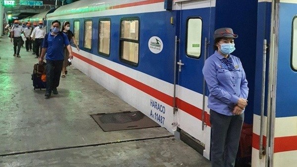 Railway adds Hanoi - Da Nang trains to serve tourism after Tet. Photo: Minh Hanh
