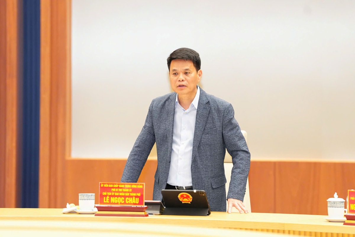 Chairman of the City People's Committee Le Ngoc Chau delivered a concluding speech at the meeting. Photo: Hai Phong e-Portal