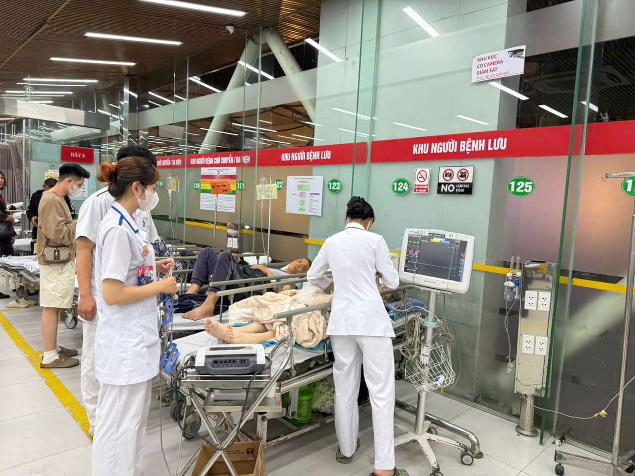 4 groups of doctors must take exams before officially practicing from 2027. Photo: Ha Le