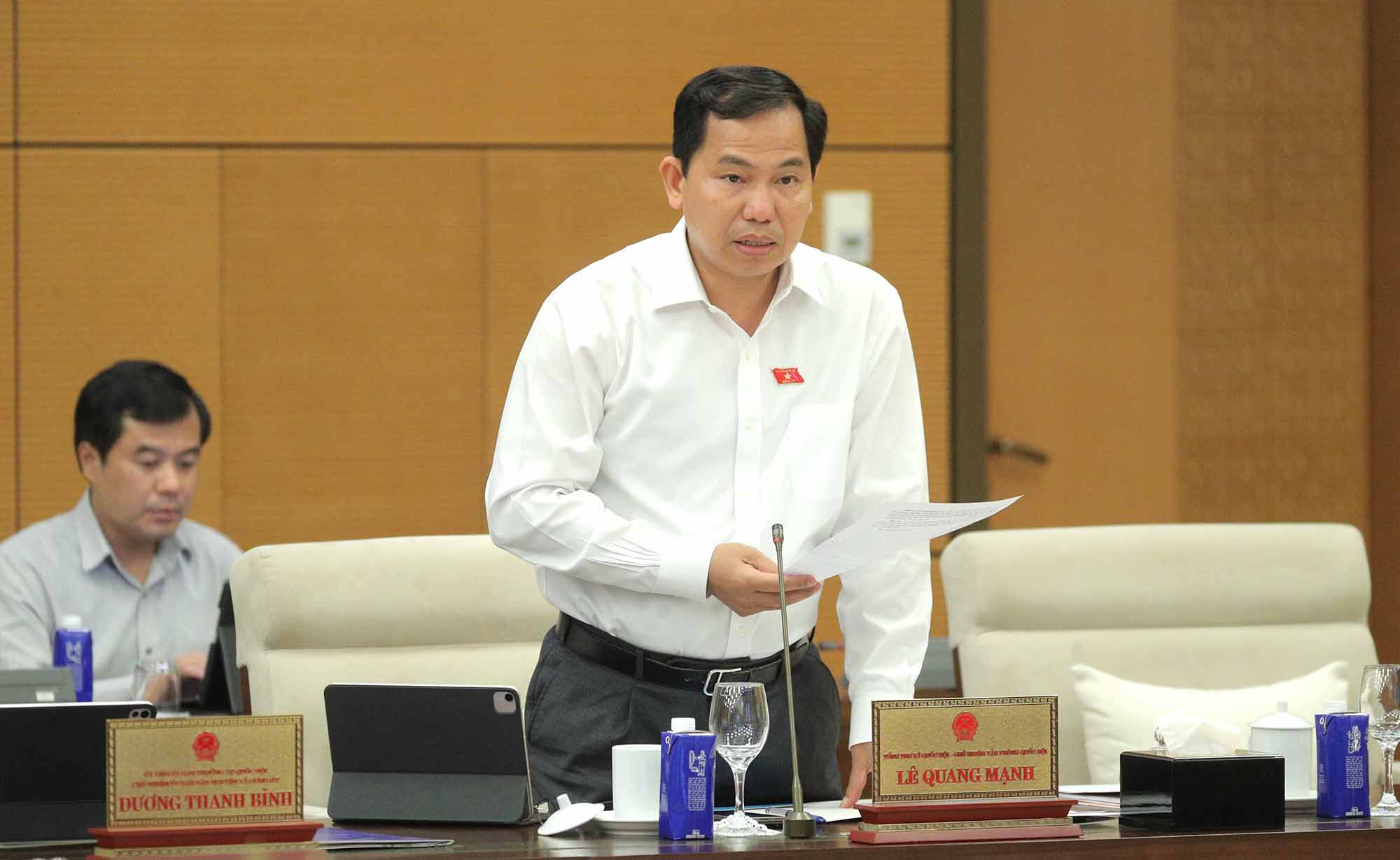Secretary General of the National Assembly, Chairman of the National Assembly Office Le Quang Manh said that from now until the election day, it is necessary to implement a number of important tasks, including standardizing the voting and counting process. Photo: Ho Long