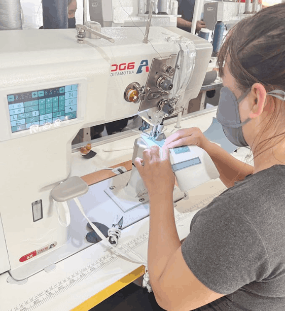 Chị Ngân đã quyết định vào Quanta làm việc khi xe công ty đưa đón ở gần nhà (Ảnh: MC) 