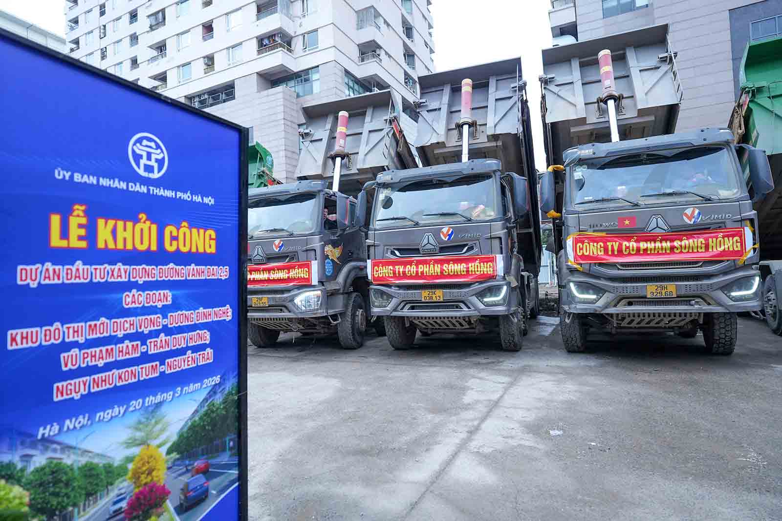 3 sections of Hanoi Ring Road 2.5 were started on the morning of March 20. 3. Photo: Song Huu