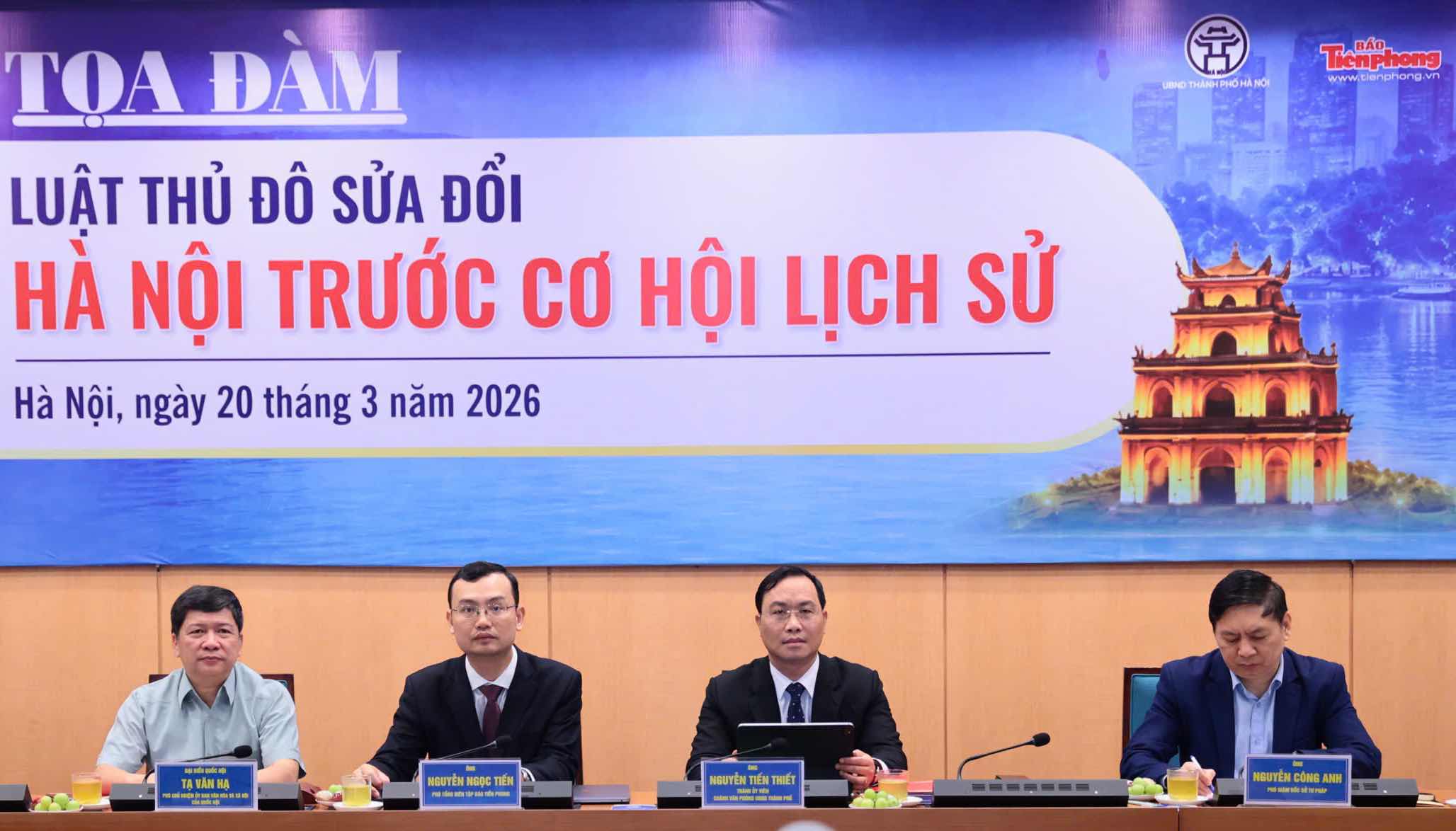 Delegates attending the seminar "Capital Law (amended): Hanoi before historical opportunity". Photo: Tran Hoang