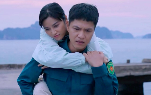 Linh (Anh Đào) và Lợi (Tô Dũng) là cặp đôi được khán giả yêu thích trong phim “Không giới hạn“. Ảnh cắt từ phim