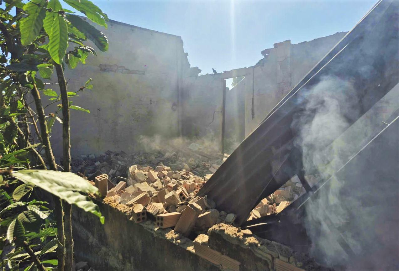 Hiện trường vụ cháy nhà tại xã Bảo Lâm 1 khiến vợ chồng anh Tấn, chị Trinh bị bỏng nặng. Ảnh: Phúc Khánh 
