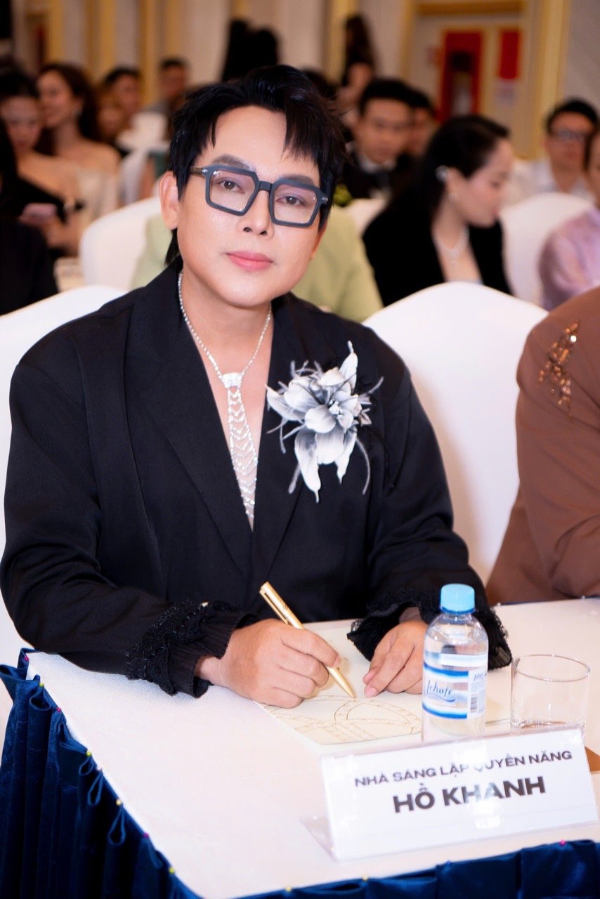 Nghệ sĩ trang điểm Hồ Khanh. Ảnh: Ban tổ chức.