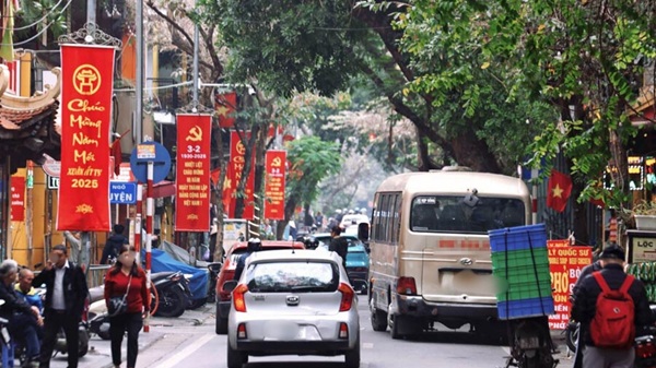 Pilot low-emission zone in central Hanoi from July 1, 2026, promoting green transportation. Photo: Viet Anh