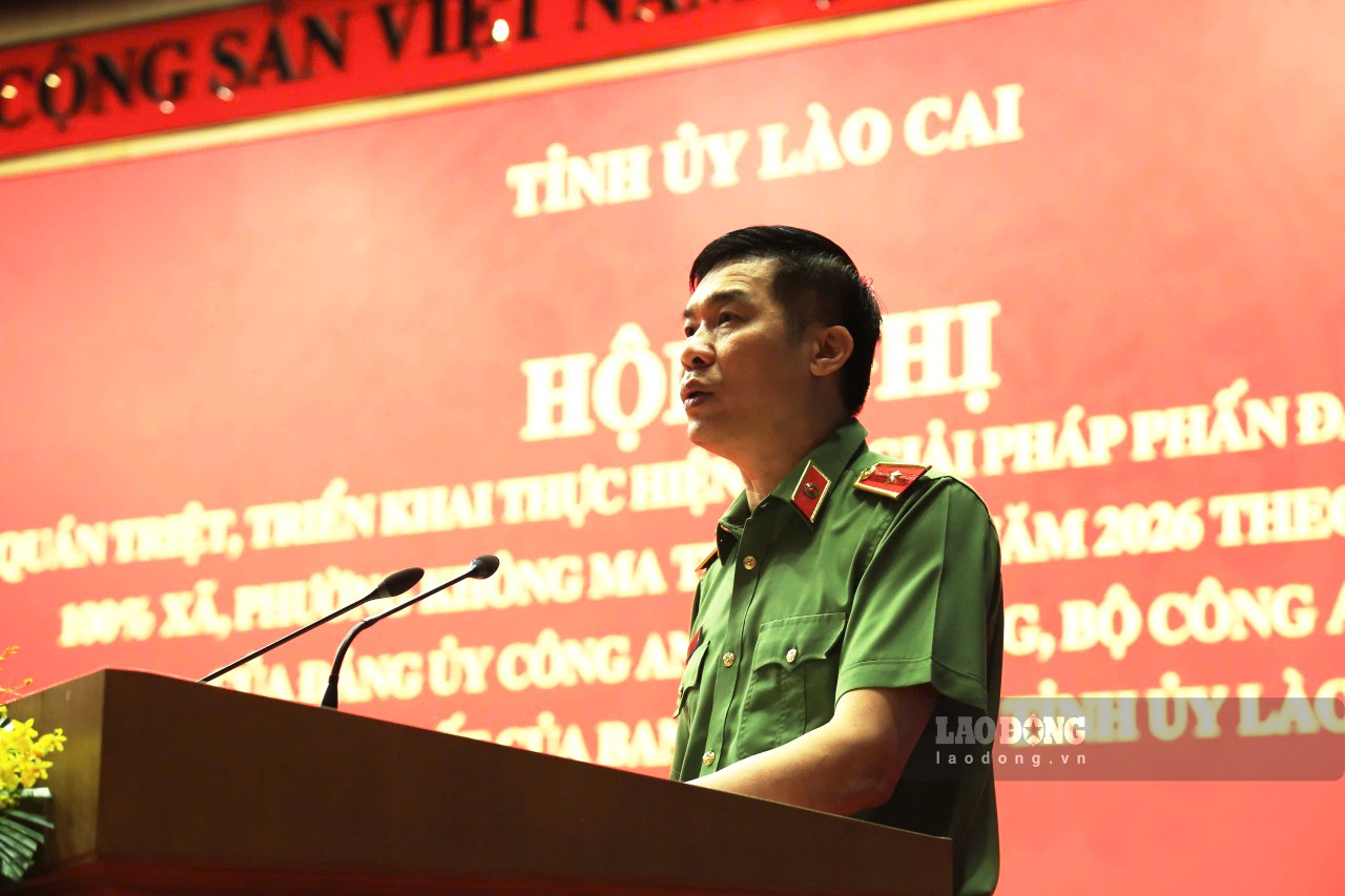 Thiếu tướng Cao Minh Huyền, Giám đốc Công an tỉnh Lào Cai phát biểu tại Hội nghị. Ảnh: Văn Đức