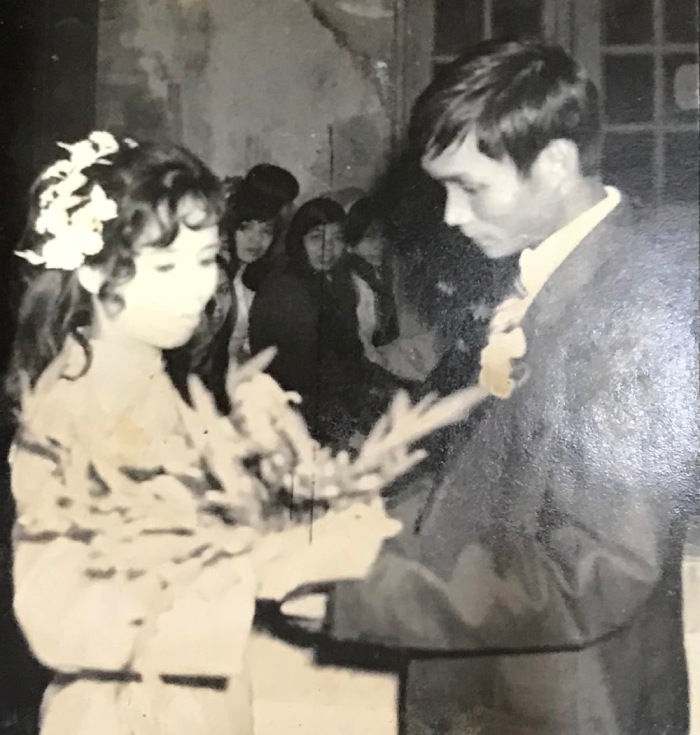 Ảnh cưới của huấn luyện viên Mai Đức Chung và bà Ngọc Uyển. Ảnh: NVCC