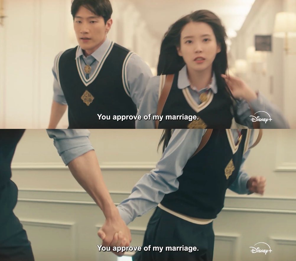 Phân cảnh IU và trong trang phục học sinh gây tranh cãi. Ảnh: Nhà sản xuất phim.