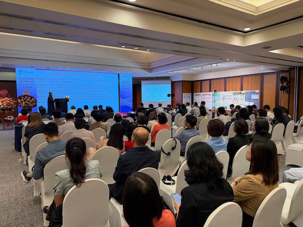 Các chuyên gia chia sẻ tại hội thảo. Ảnh: Thùy Linh