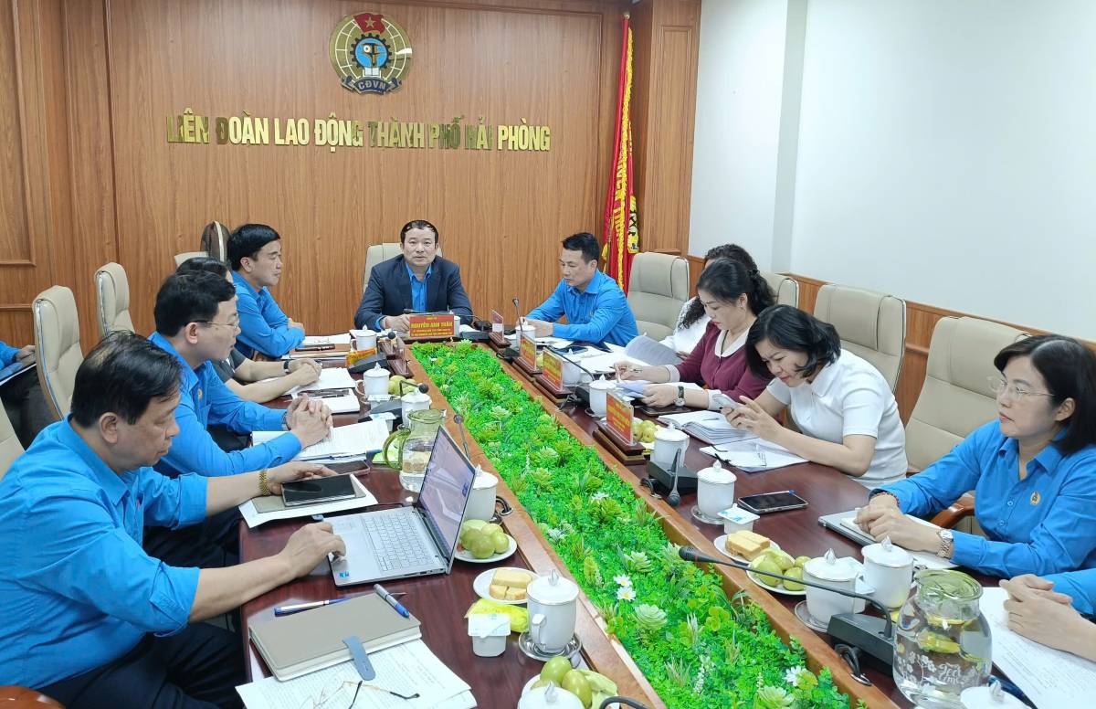 The Standing Committee of Hai Phong City Labor Federation meets to deploy key Trade Union activities in the second quarter. Photo: Mai Dung