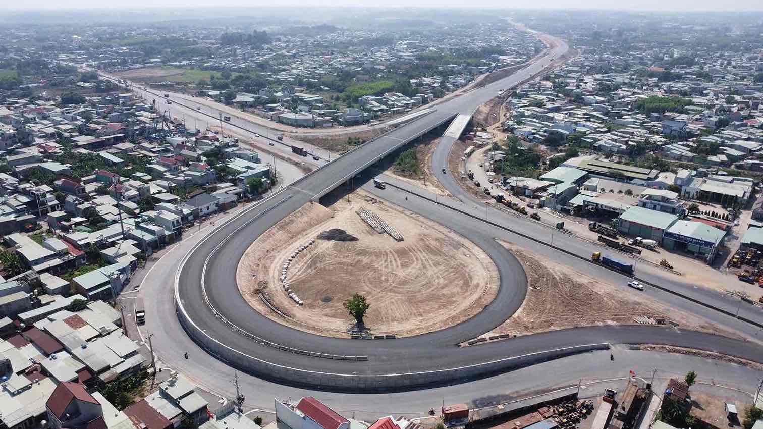 The starting point of the Bien Hoa - Vung Tau expressway project is the intersection of Vo Nguyen Giap street, Phuoc Tan ward, Dong Nai province. Photo: HAC