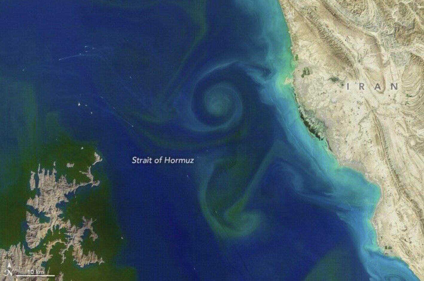 Many oil tankers pass through the Strait of Hormuz successfully after negotiations with Iran. Photo: NASA